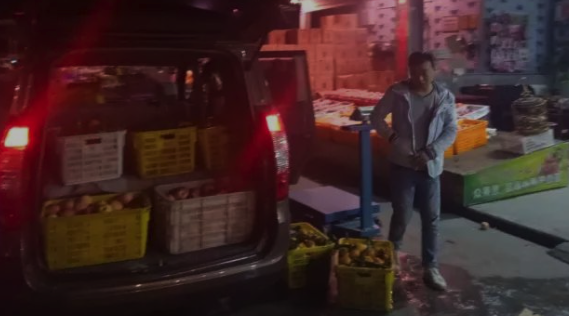 西南商貿(mào)城商戶(hù)批發(fā)水果